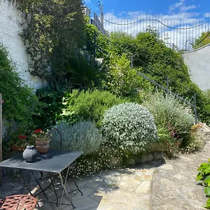 Habitación en casa particular Petite Indépendante Avec Sdb, Clim Et Parking Privé