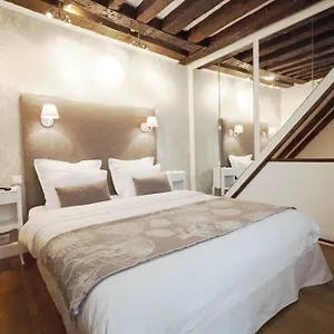 Louvre Parisian Duplex Apartamento París